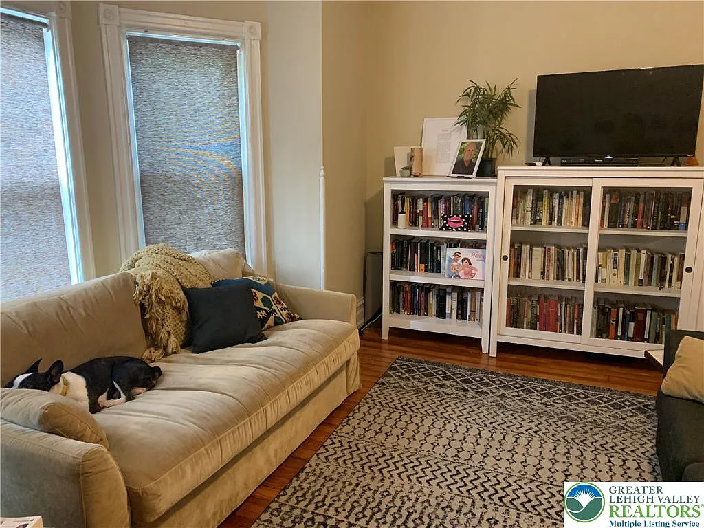 1116 W Turner St — Photo 2