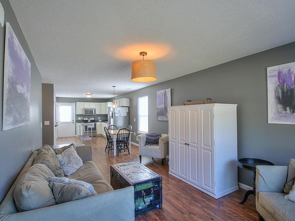 3rd image of 108 Bradford Dr