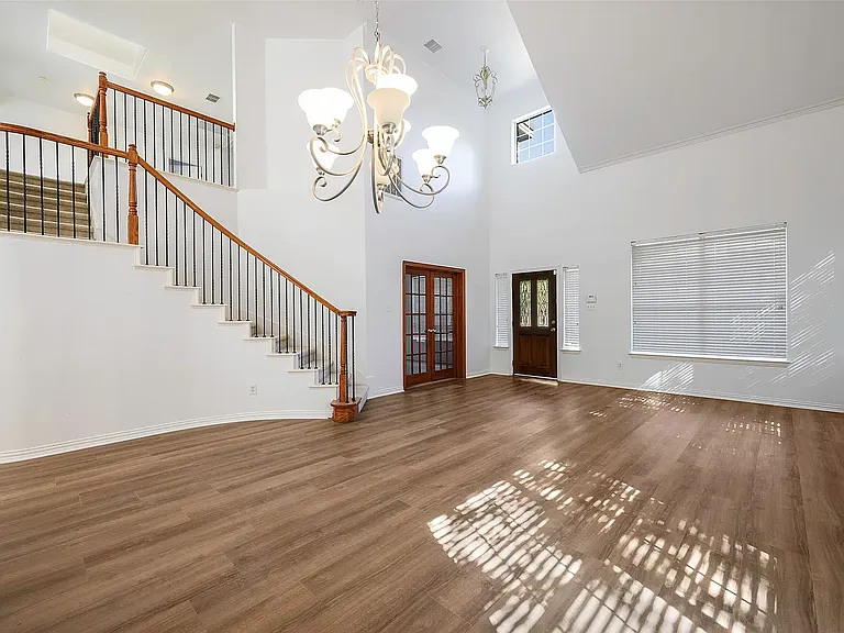 1700 Little River Ct — Photo 4