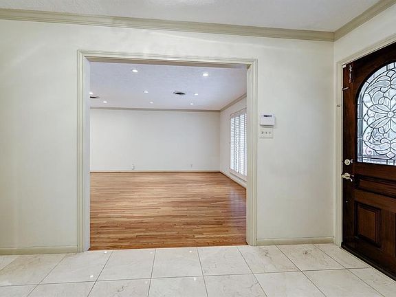 3rd image of 7501 Briar Rose Dr