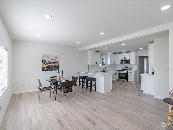 4th image of 3839 McKinley Avenue