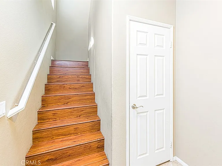 17 Corbin St — Photo 2