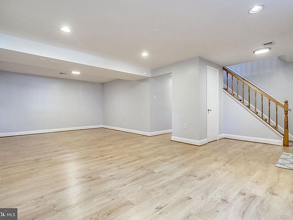 5th image of 5604 La Vista Dr