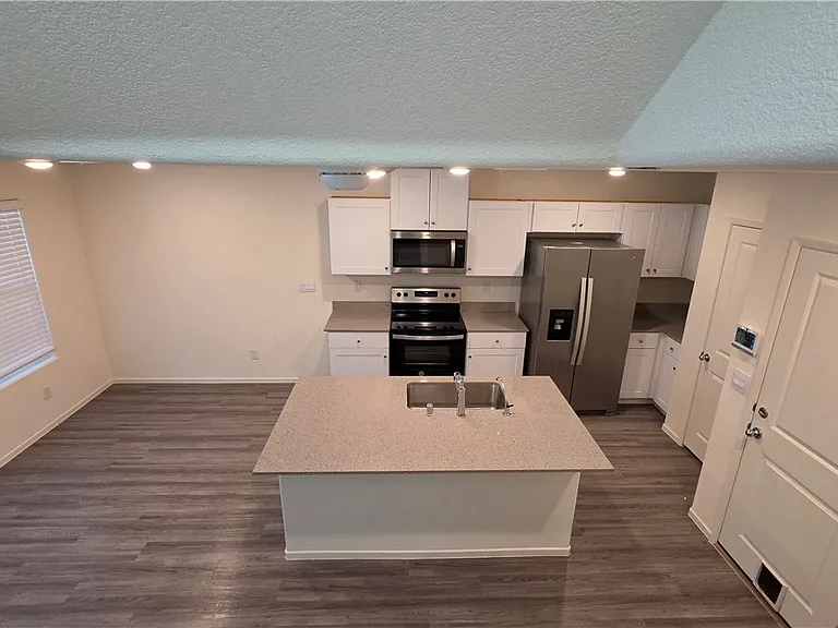 3721 Celesta Vista Ave — Photo 3