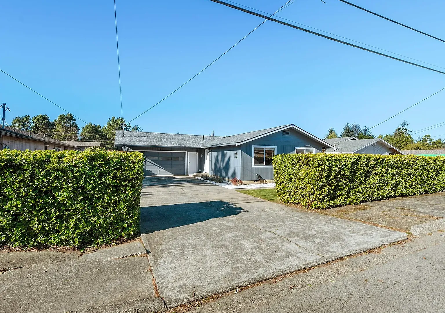 Move-In Ready Coos Bay Home with Modern Upgrades & RV Hookups — Photo 1
