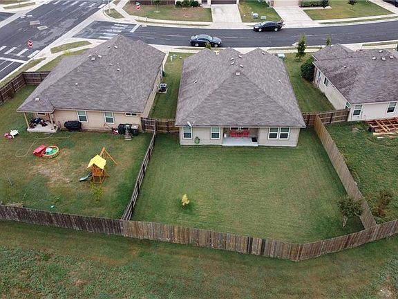 4th image of 304 Capistrano Dr