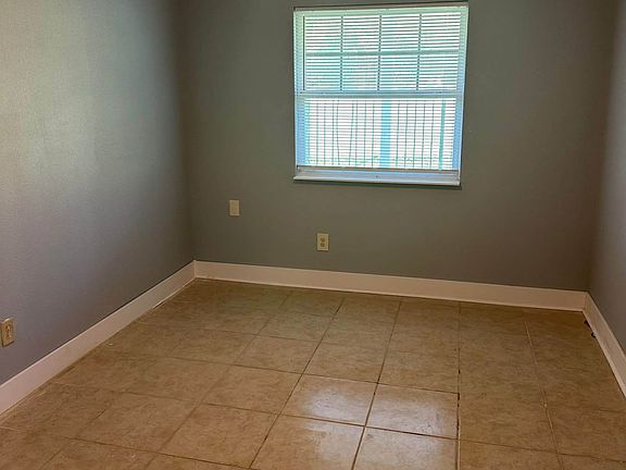5th image of 2501 S Meridian St #C80c97fe2