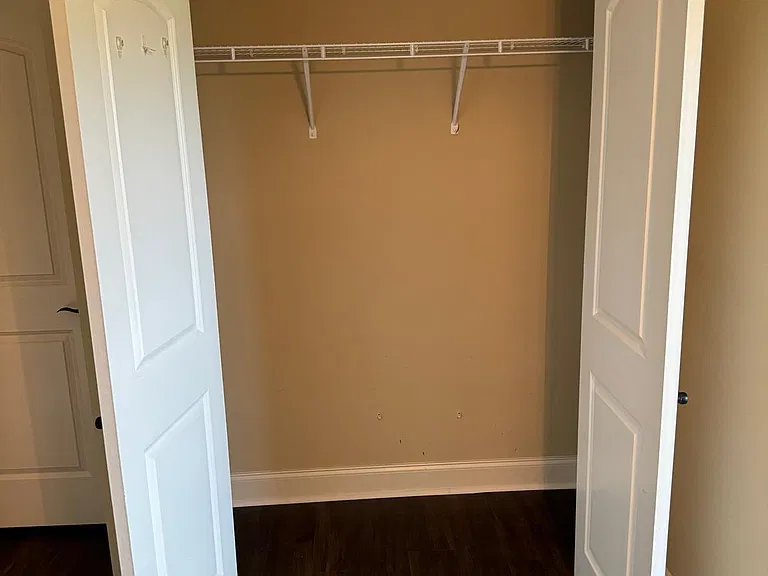 610 Grays Pointe Ct — Photo 26