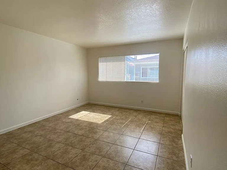 2561 E Terrace St — Photo 7