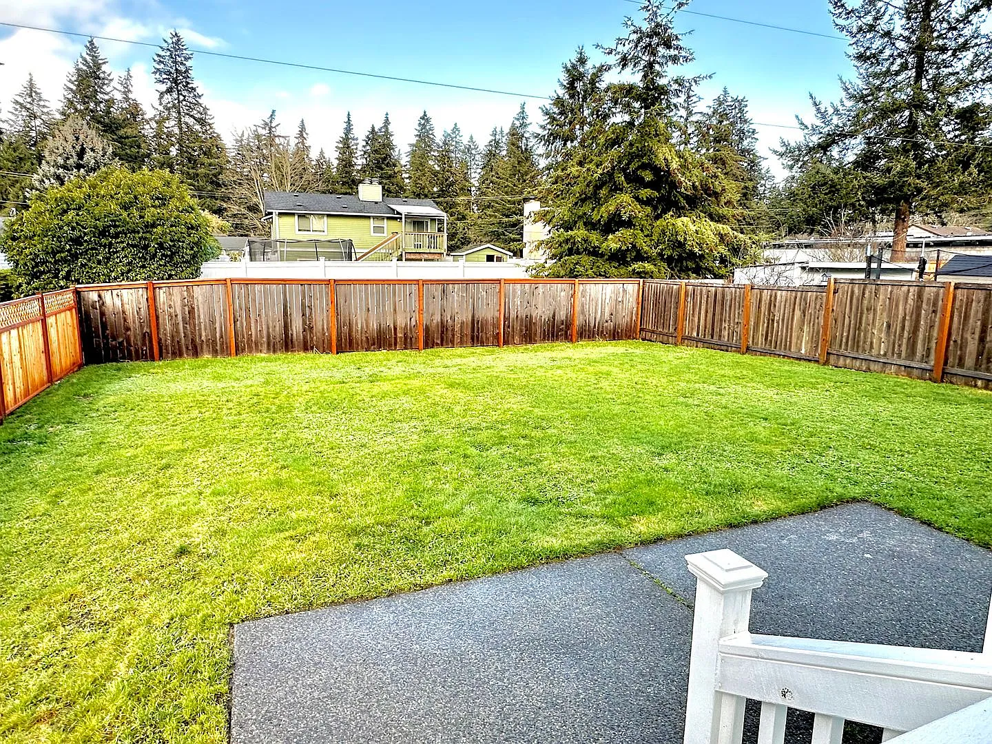 Spacious 4-Bedroom Home with Modern Comforts in Spanaway, WA — Photo 3