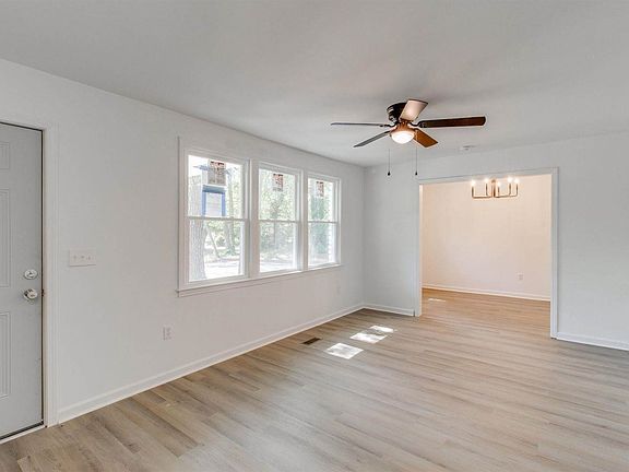 5th image of 7835 Edgewater Dr