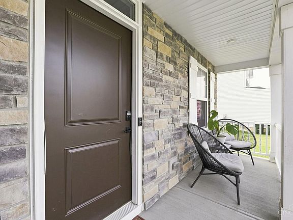 5th image of 722 Brelsford Ave