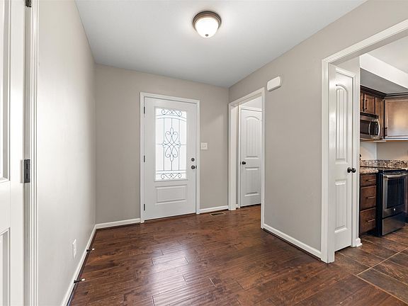 4th image of 990 Dwight Eisenhower Way