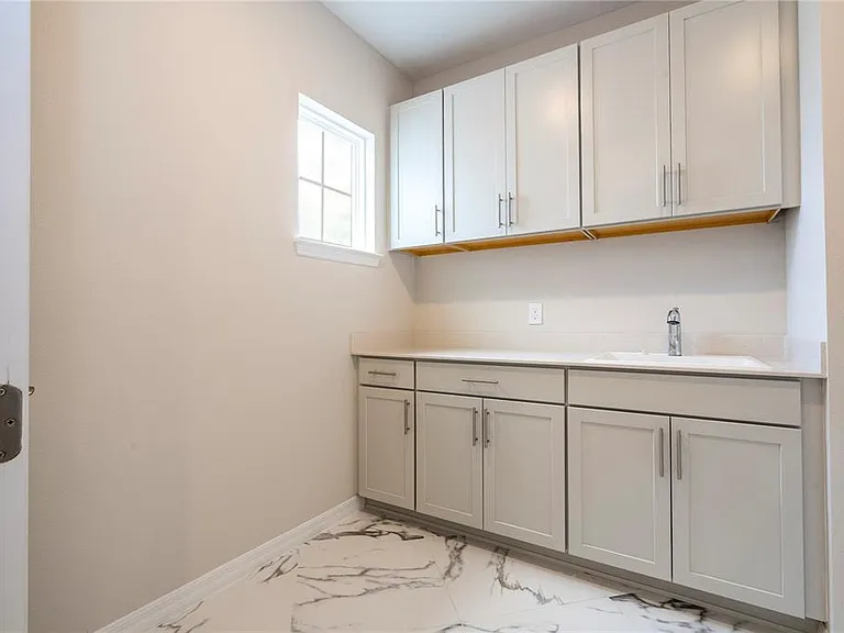 450 Winter Grove Blvd — Photo 93
