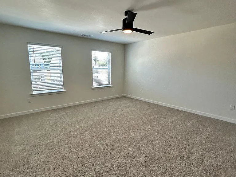 3753 Hawks Creek Dr — Photo 16