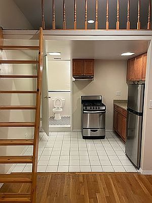 2nd image of 333 E 81st St APT 1