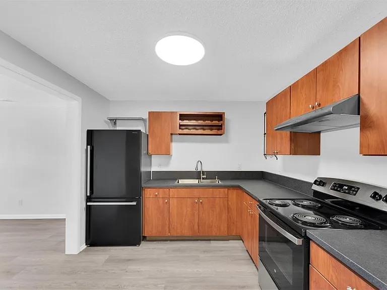 4421 11th Ave S — Photo 10
