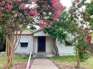602 Victoria St, Taylor, TX 76574