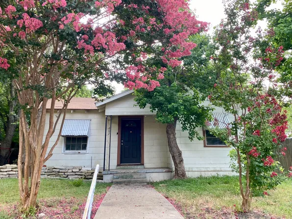 602 Victoria St, Taylor, TX 76574