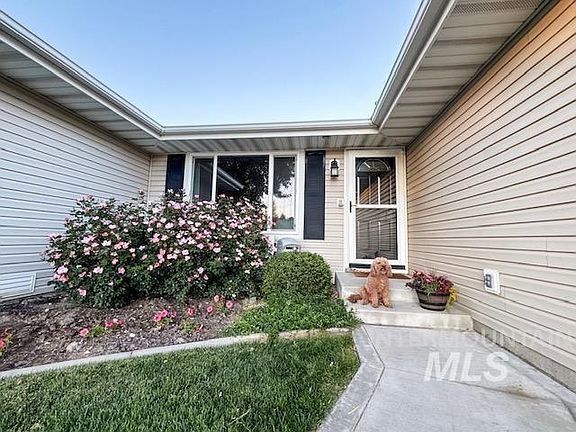 2nd image of 808 Oleary Way
