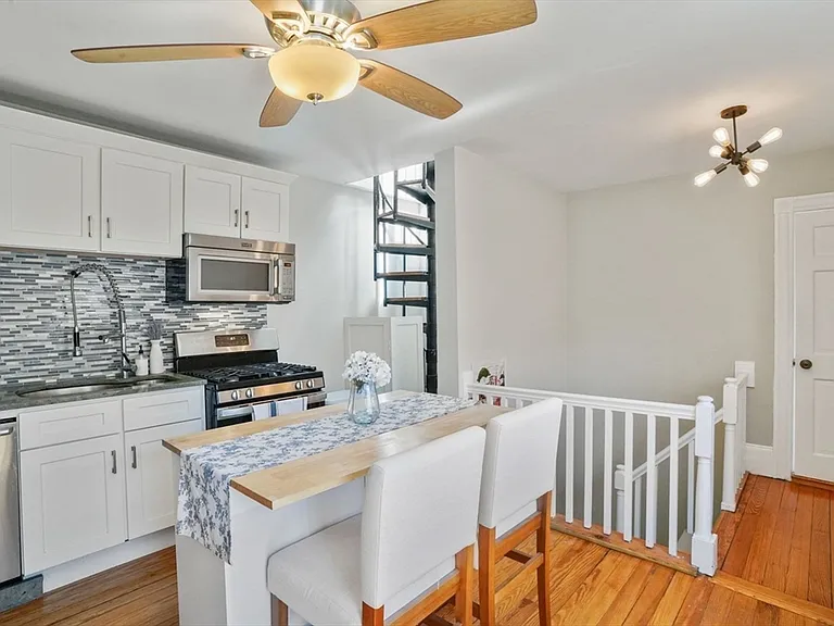 79 Pearl St #3 — Photo 5