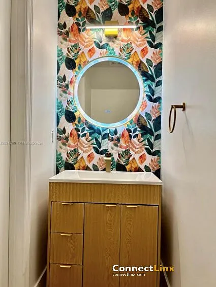 1498 Barcelona Way — Photo 3