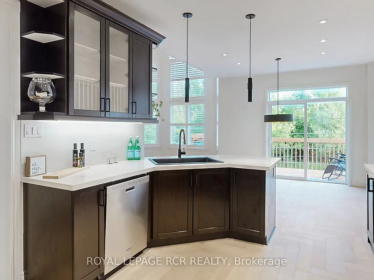 75 Dr George Burrows Pkwy E — Photo 11