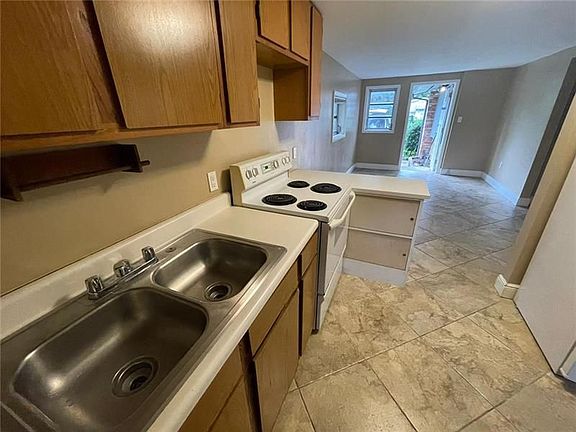 4th image of 2318 SW 17th Ave