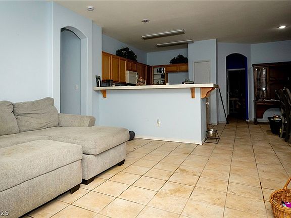 4th image of 4971 Droubay Dr