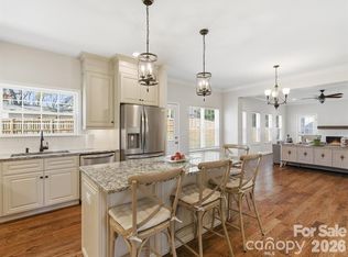 3211 Oakdale Rd, Charlotte, NC 28216