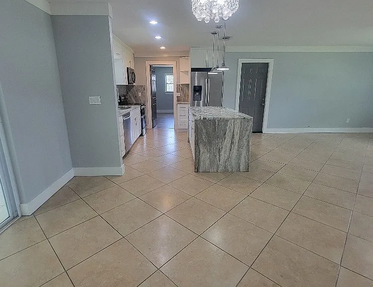 203 Redcliff Ave — Photo 5