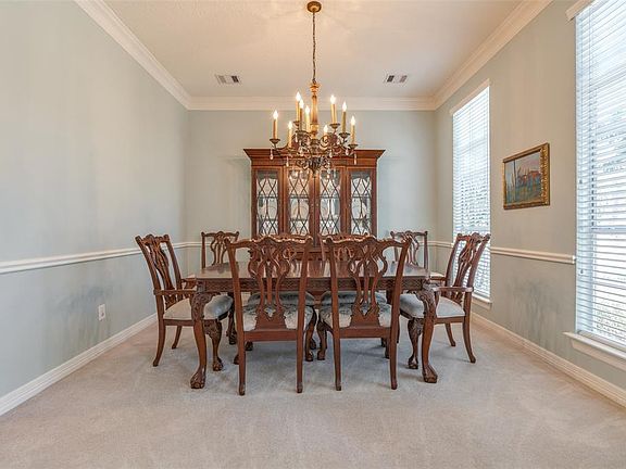 5th image of 30 Woodmere Pl