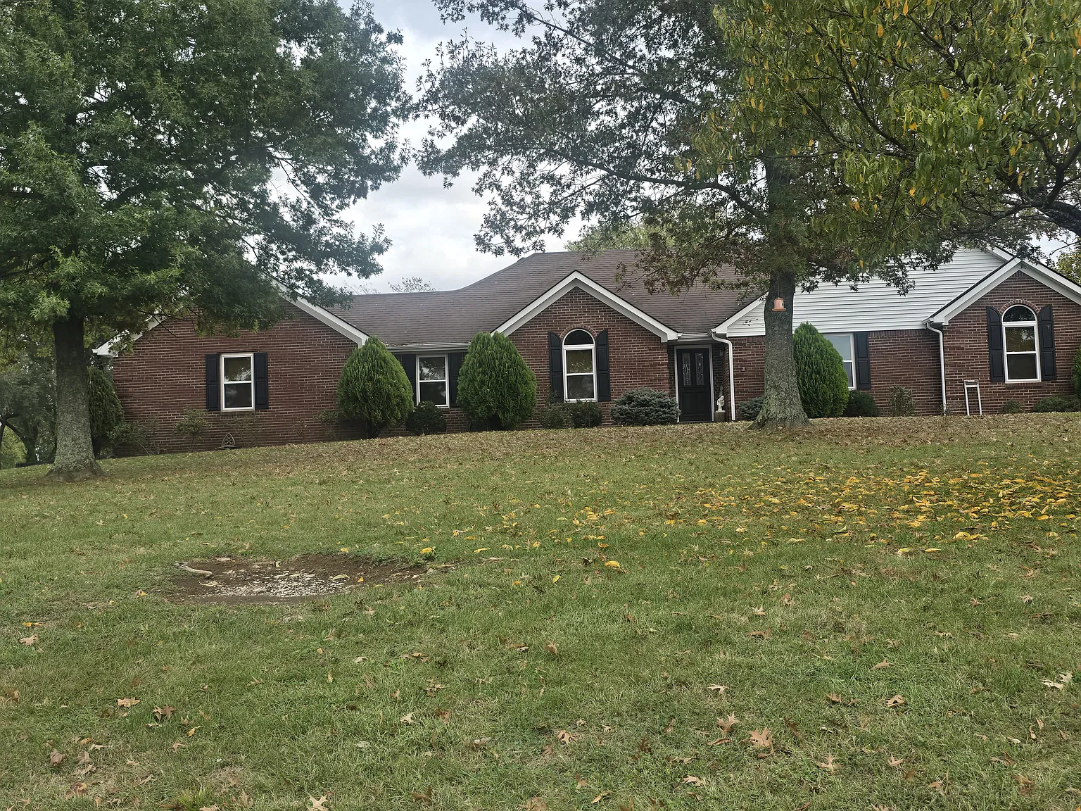 3 bed, 2700 sqft, $3,850 — Photo 2