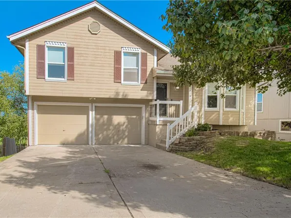 14105 Lora St, Smithville, MO 64089