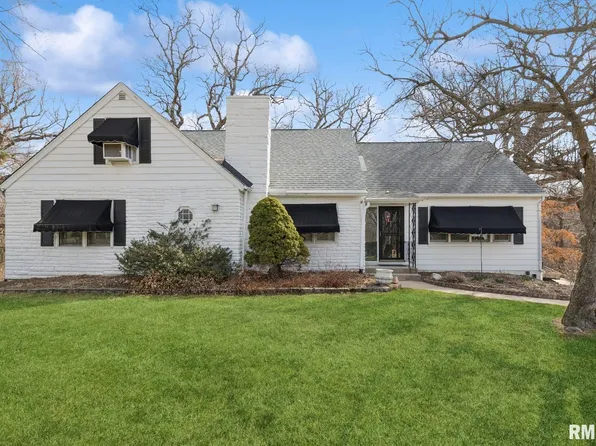 3215 30th St, Rock Island, IL 61201