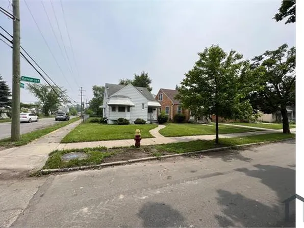 7446 Rosemont Ave, Detroit, MI 48228