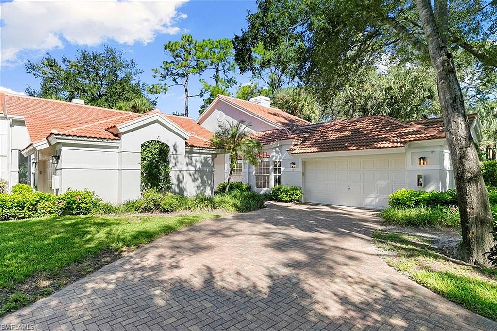 101 Amblewood LN #1-104