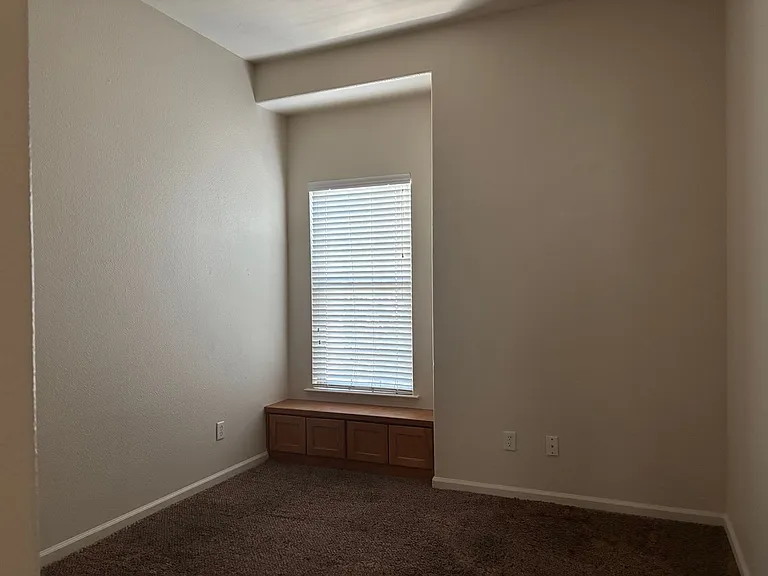2941 E Decatur Ave — Photo 6