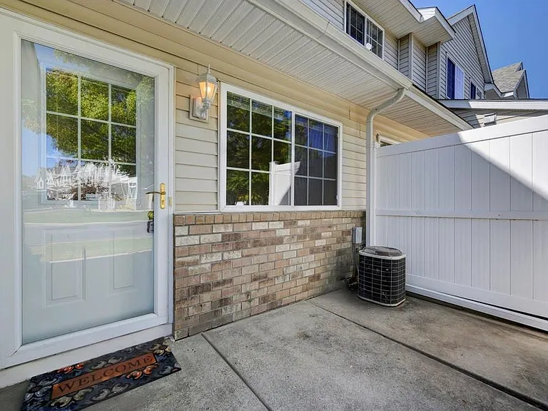 17324 River Birch Ln S — Photo 12