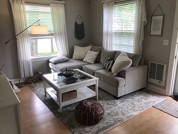 4th image of 3004 Belmont Blvd #A