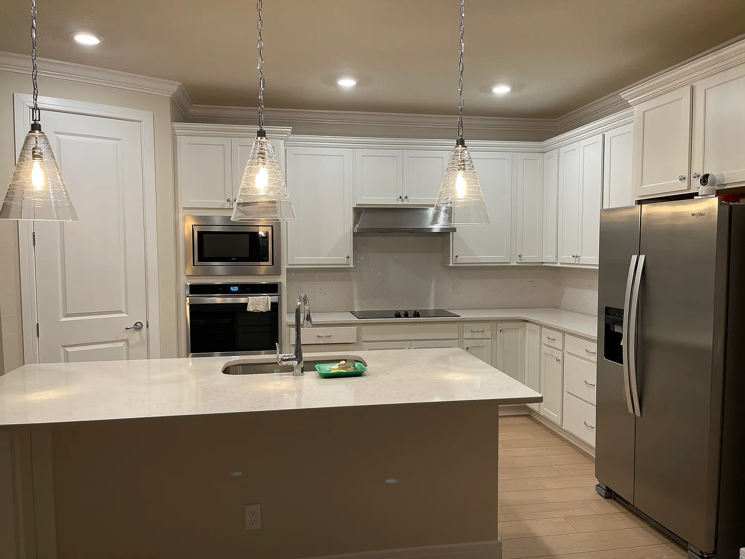 4 bed, 2258 sqft, $2,300 — Photo 3