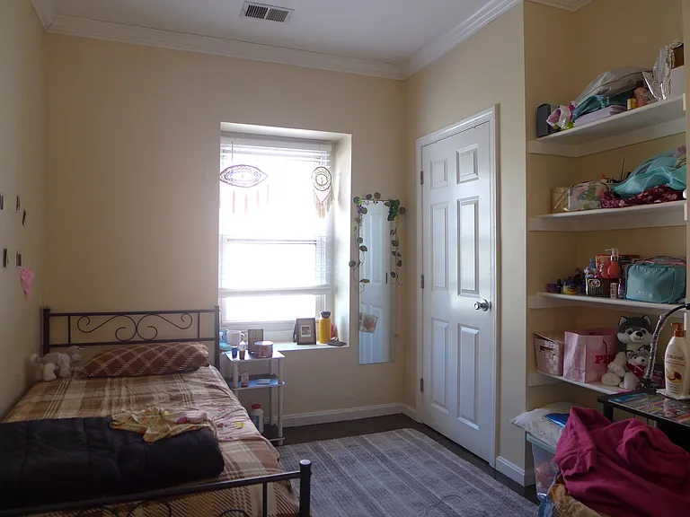 34 Williams St — Photo 1