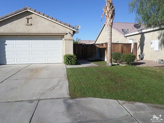 3rd image of 83086 Pueblo Bonito Ave