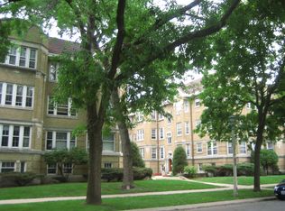 152 N Humphrey Ave #B1, Oak Park, IL 60302