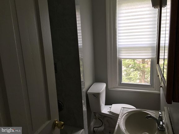 5th image of 1304 W Chelten Ave Floor 3
