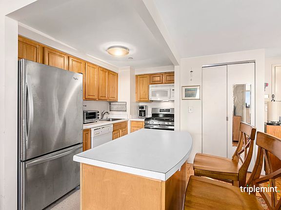 3rd image of 102 Bradhurst Ave APT 1106