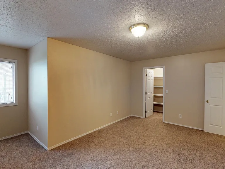 Sierra Vista Apartments — Photo 106