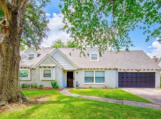 203 Bayou View Dr, Seabrook, TX 77586