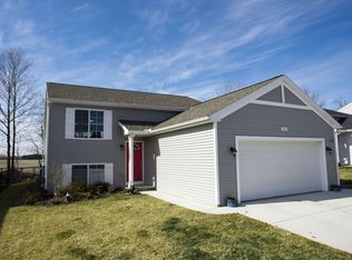 2821 Sycamore River Dr, Fowlerville, MI 48836