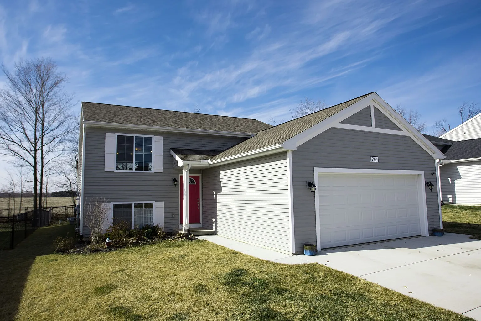 2821 Sycamore River Dr photo 1